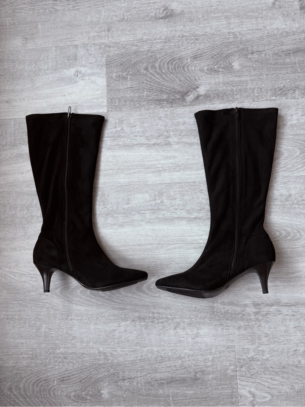 Women's Black velvet Mid-Calf Kitten Heel Boots